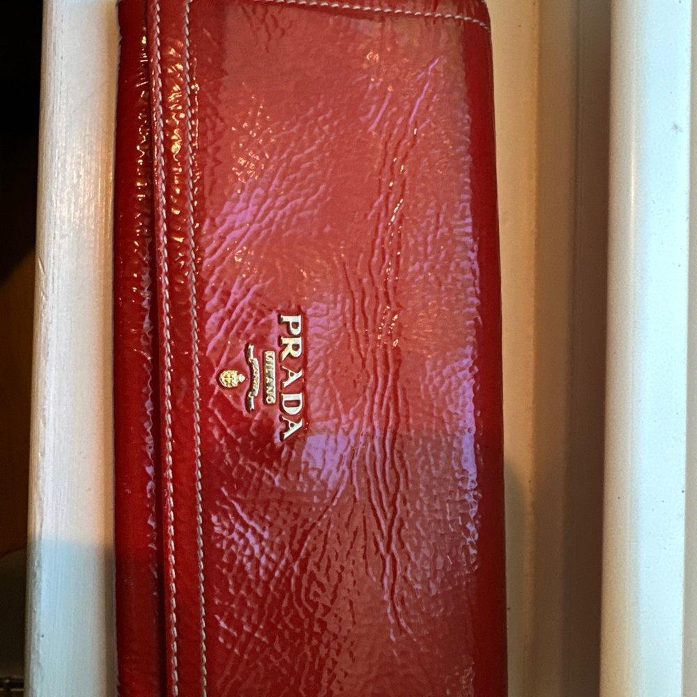 PRADA Vitello Shine Zip Flap Wallet Rosso